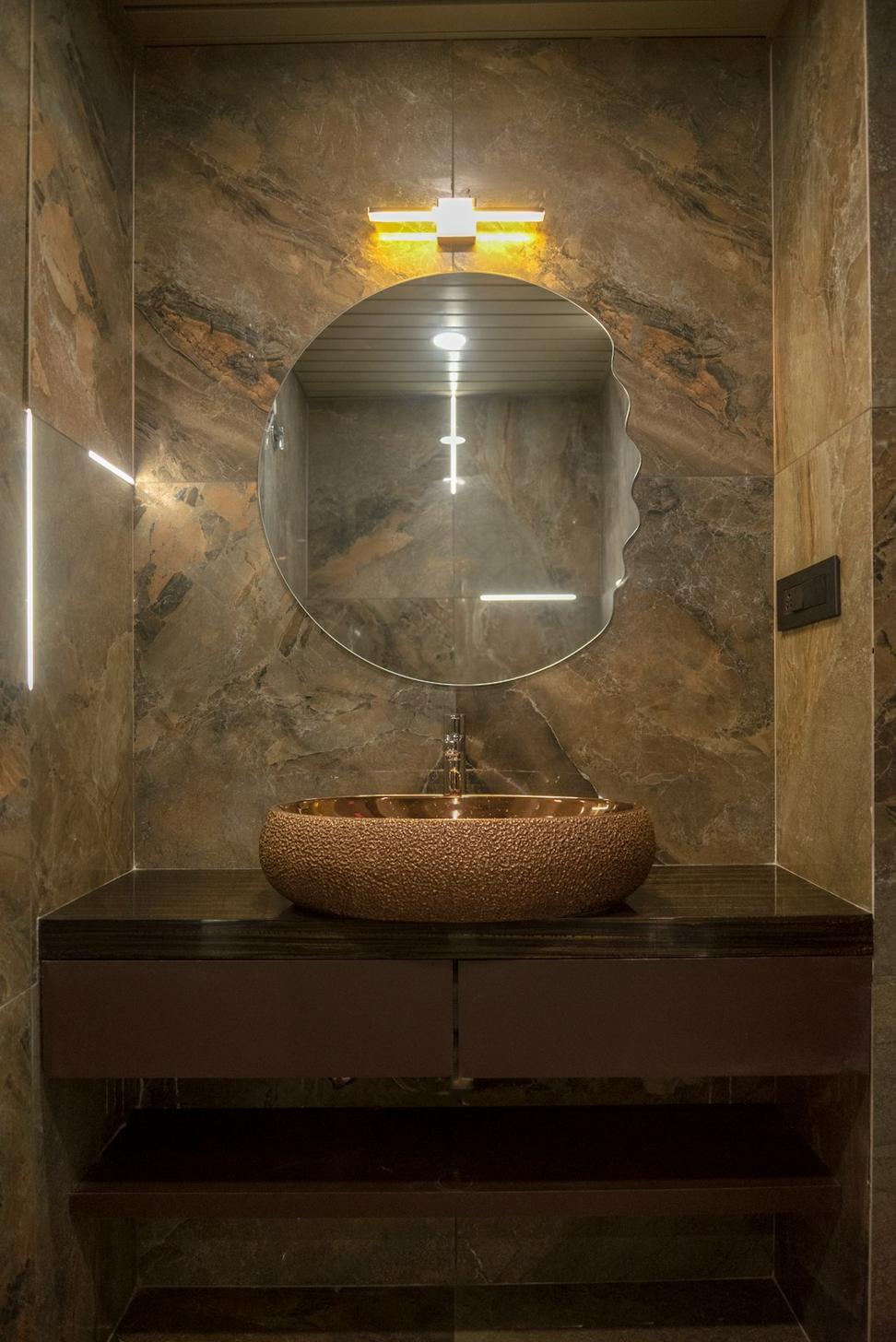 Deluxe Room Bathroom